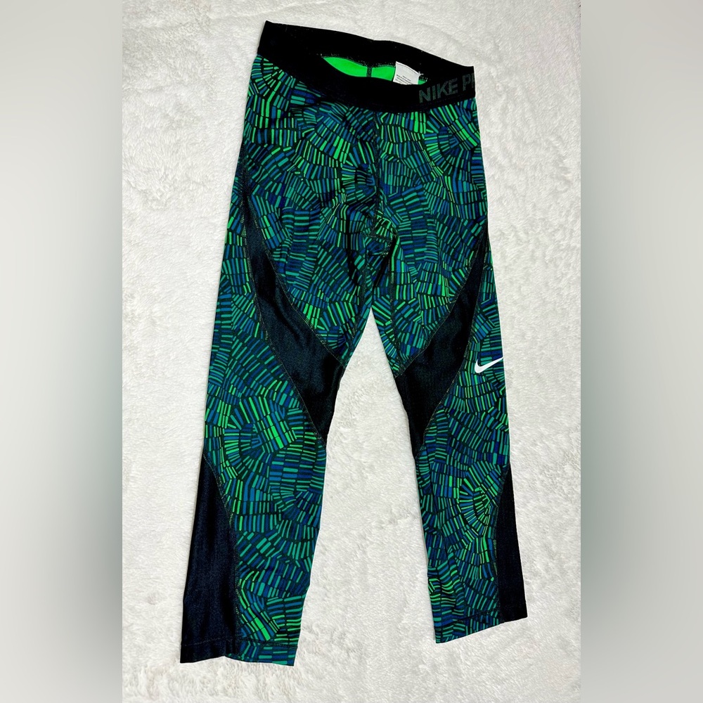 Nike Pro Dri-Fit Capri Leggings